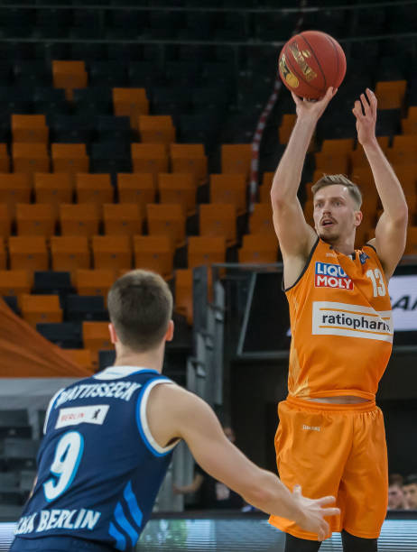 阿尔达马的 阿尔达马的