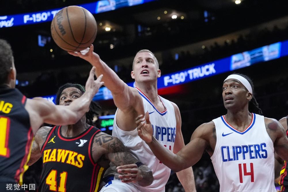 场和前锋球 场和前锋球