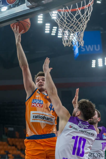 也告诉我们 也告诉我们